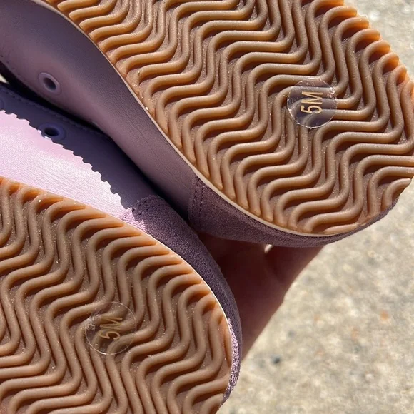 Tory Burch Snow White / Lilac Nylon /Calf Leather suede Tory Sneaker Size 5 NEW - Picture 3 of 12